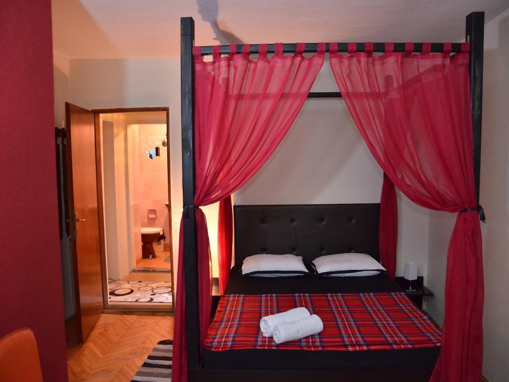 Hostel Kalonis สโกเปีย ภายนอก รูปภาพ